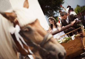 horse and carriage country style wedding